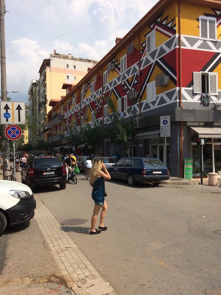 Tirana-Manifest in Farbe