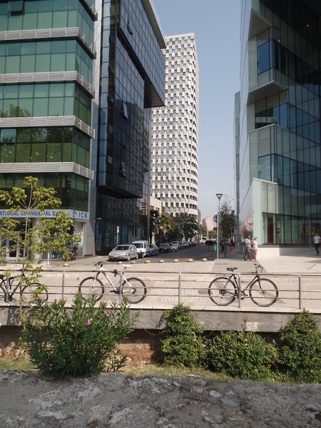 Tirana-Manifest in Farbe